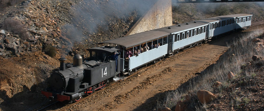 Locomotiva a vapor nº 14 do tipo C fabricada em 1875, a mais antiga da Espanha em funcionamento, Trem Turístico de Mineração. Parque Mineiro de Riotinto © ARAGÓN