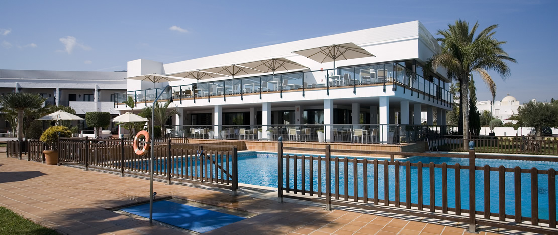 Swimming pool of the Parador de Mojácar  Swimming pool of the Parador de Mojácar