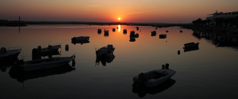 Sonnenaufgang an den Stränden von Isla Cristina an der Costa de la Luz, Huelva