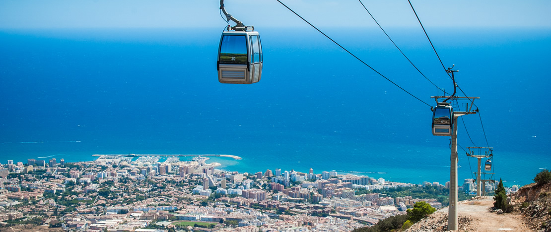 Funivia di Benalmádena dalla cima di Calamorro. Malaga Funivia di Benalmádena dalla cima di Calamorro. Malaga