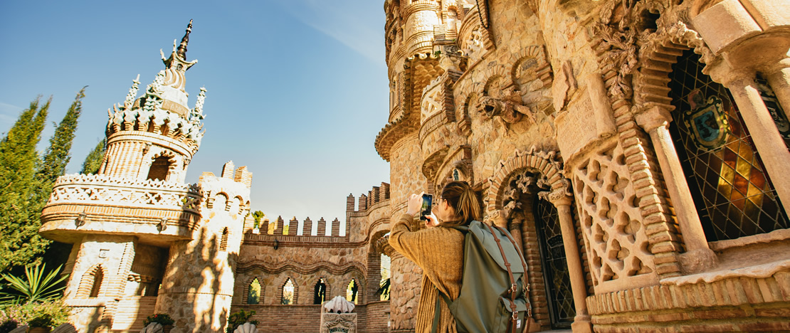 マラガ県ベナルマデナを通過する巡礼者 マラガ県ベナルマデナを通過する巡礼者