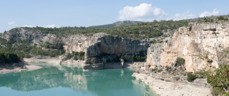 Vue du barrage de Santolea à Teruel, Aragon