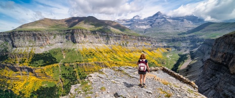 Turista nel Parco Nazionale di Ordesa, Aragona