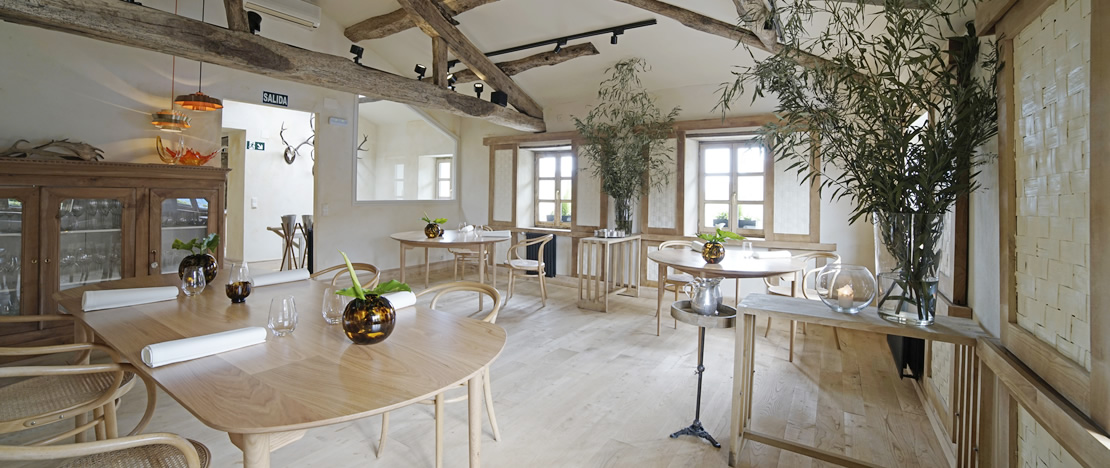 Intérieur du restaurant Casa Marcial à Arriondas, Asturies Intérieur du restaurant Casa Marcial à Arriondas, Asturies