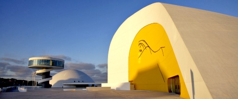 Centrum Kultury Niemeyera, Avilés