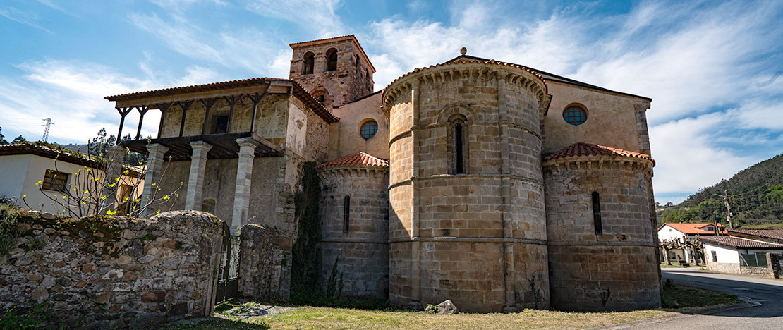 サン・サルバドール・デ・コルネラーナ修道院、サラス、アストゥリアス州 サン・サルバドール・デ・コルネラーナ修道院、サラス、アストゥリアス州