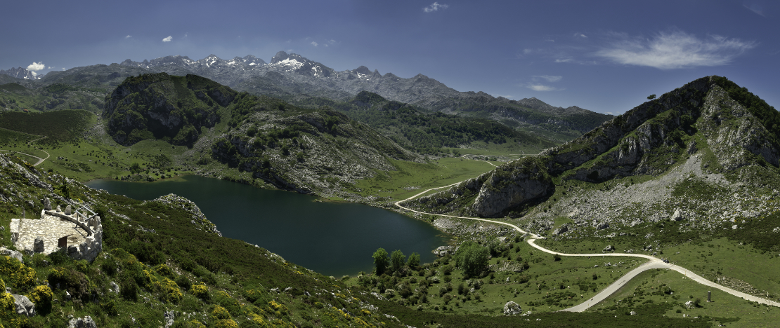 View of lake Enol from the Princesa viewpoint, Asturias View of lake Enol from the Princesa viewpoint, Asturias