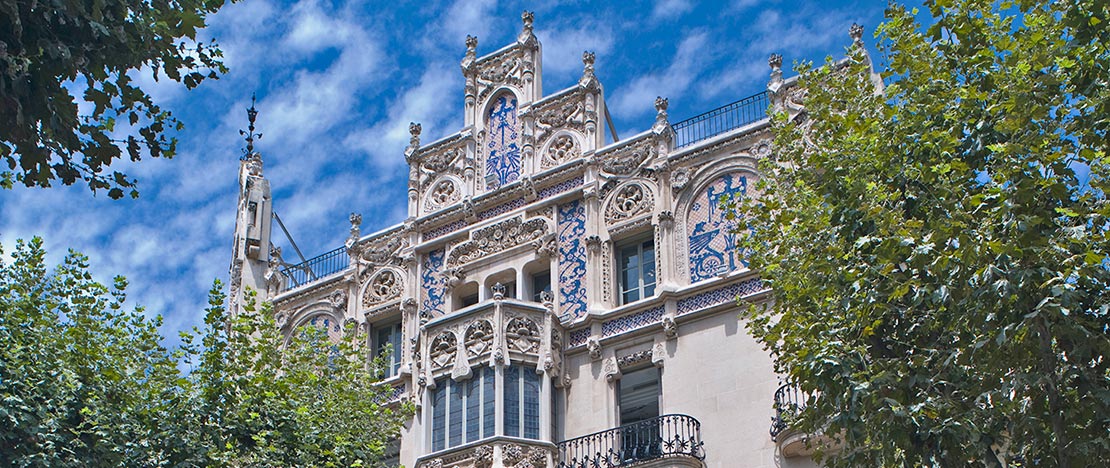 Widok szczegółu dawnego Grand Hotelu, obecnie CaixaForum. Palma Widok szczegółu dawnego Grand Hotelu, obecnie CaixaForum. Palma