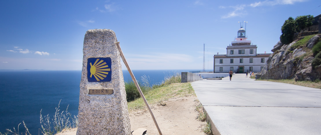 フィステーラのサンティアゴ巡礼路の標識 フィステーラのサンティアゴ巡礼路の標識