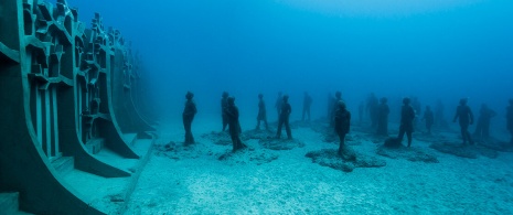 Franchir le Rubicon. Sculpture de Jason deCaires Taylor