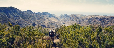 A couple hiking in Anaga Rural Park