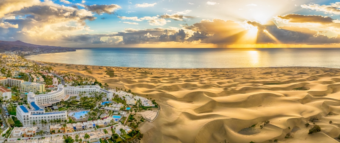 Blick auf das spezielle Naturschutzgebiet Dunas de Maspalomas auf Gran Canaria, Kanarische Inseln Blick auf das spezielle Naturschutzgebiet Dunas de Maspalomas auf Gran Canaria, Kanarische Inseln