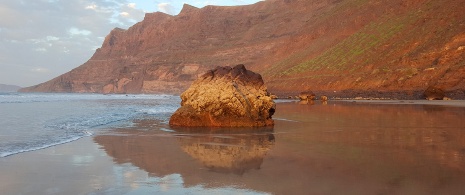 Spiaggia di Famara, Lanzarote, Isole Canarie Spiaggia di Famara, Lanzarote, Isole Canarie