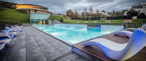 Zona esterna di Aquaxana delle terme di Las Caldas, Cantabria