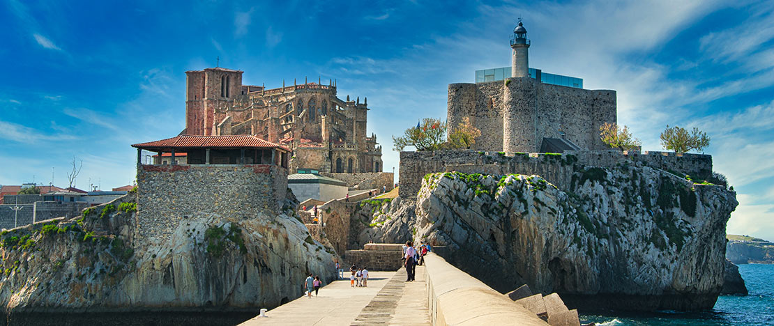 Farol do Castelo de Santa Ana, Castro Urdiales Farol do Castelo de Santa Ana, Castro Urdiales