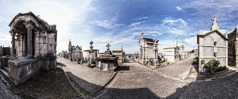 Vista panorâmica do cemitério de Ciriego em Santander, Cantábria