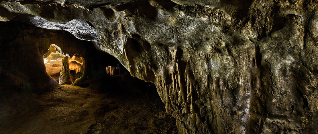 Grotta di Hornos de la Peña a Peña de los Hornos, Cantabria Grotta di Hornos de la Peña a Peña de los Hornos, Cantabria