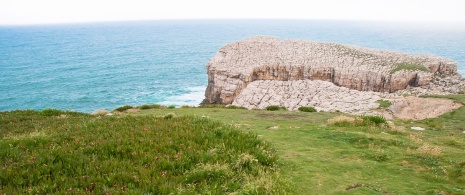 Widok na punkt widokowy Punta del Dichoso, Suances