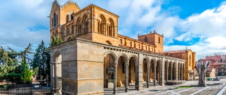 View of the façade of the Basilica of San Vicente