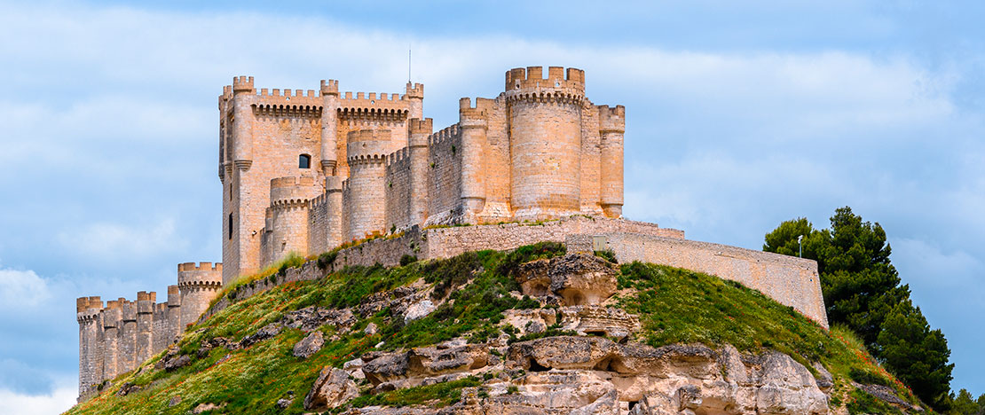 Vues du château de Peñafiel à Valladolid Vues du château de Peñafiel à Valladolid