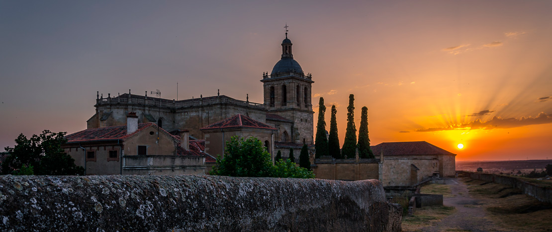 聖マリア大聖堂の風景、シウダッド・ロドリーゴ市、サラマンカ県、カスティージャ・イ・レオン州 聖マリア大聖堂の風景、シウダッド・ロドリーゴ市、サラマンカ県、カスティージャ・イ・レオン州