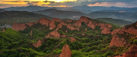 Widok na Las Médulas w El Bierzo w prowincji León, Kastylia-León