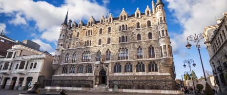 カサ・ボティーネス美術館のファサード、レオン カサ・ボティーネス美術館のファサード、レオン