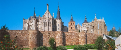 Astorga city walls in front of the Bishop's Palace to the left, next to the cathedral