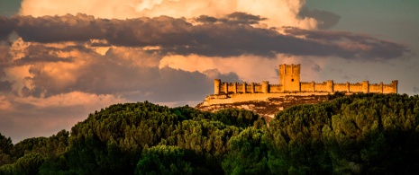 Zamek w Peñafiel, w prowincji Valladolid, Kastylia i León