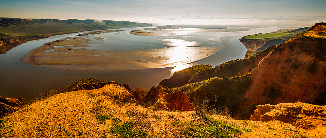 Ravins de Burujón sur le barrage de Castrejón Ravins de Burujón sur le barrage de Castrejón