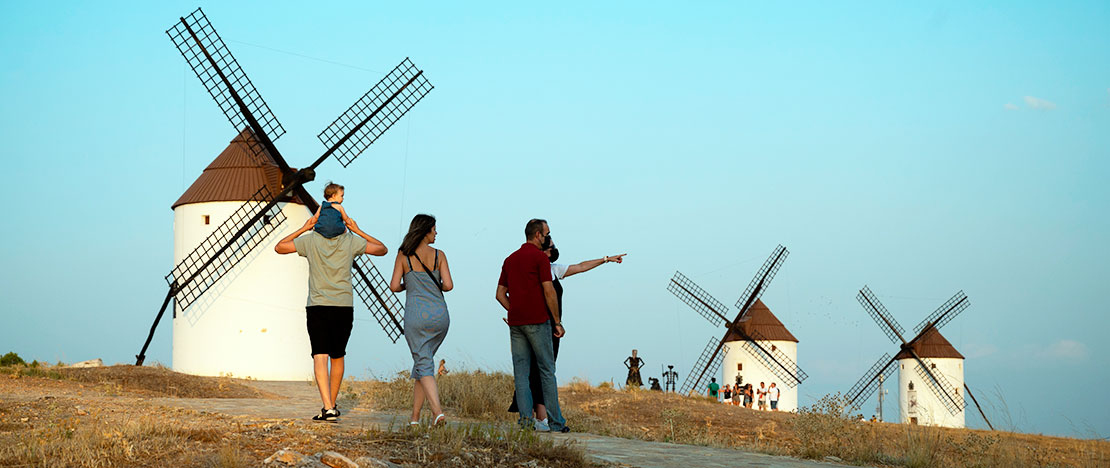 Moinho De Vento Medieval De Don Quixote No La Mancha De Castilla