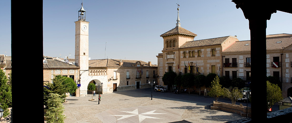 Plaza de España w Consuegra, Toledo, Kastylia-La Mancha Plaza de España w Consuegra, Toledo, Kastylia-La Mancha
