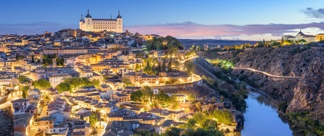 Toledo al anochecer desde el mirador del Valle