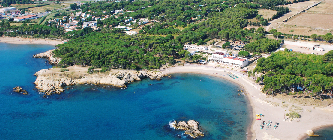 Vista da praia de Portitxol em La Escala, Girona (Catalunha) Vista da praia de Portitxol em La Escala, Girona (Catalunha)