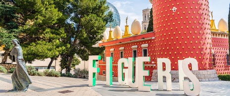 Außenansicht des Dalí-Theater-Museums in Figueres