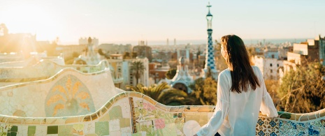 Turysta w Parku Güell, Barcelona