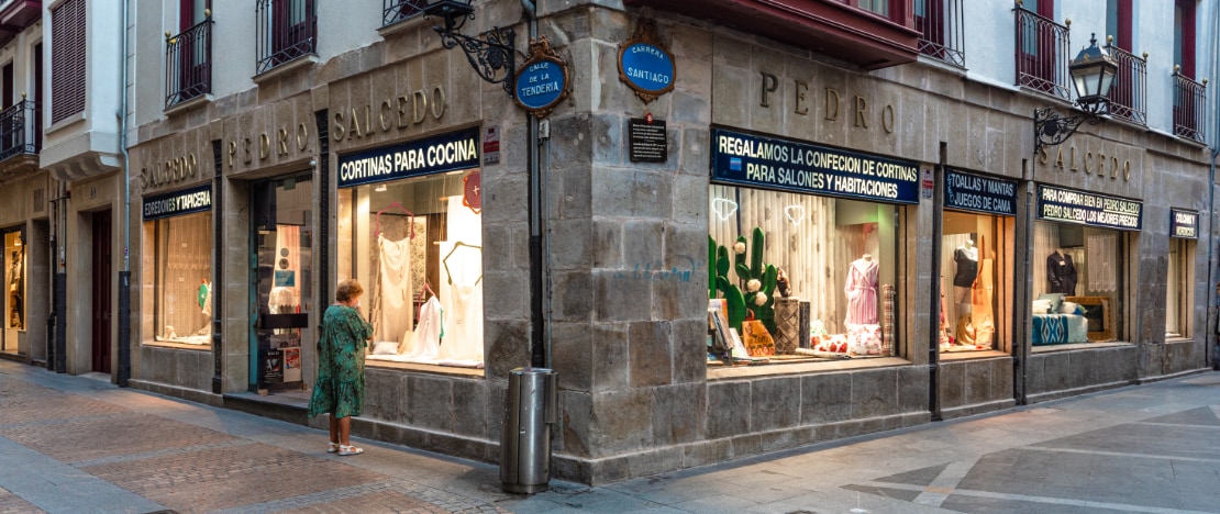 Widok szczegółowy ulicy Tendería w Bilbao (Vizcaya), Kraj Basków Widok szczegółowy ulicy Tendería w Bilbao (Vizcaya), Kraj Basków