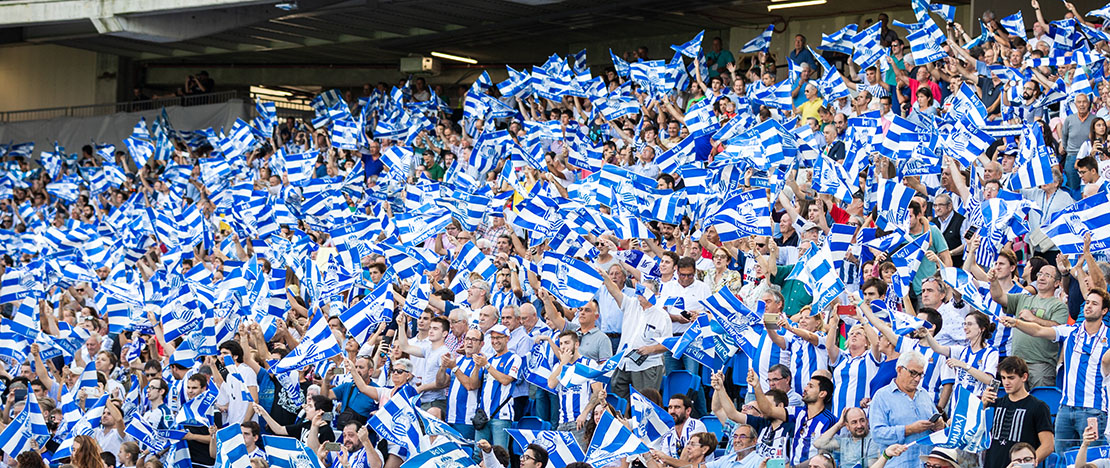 Tifoseria allo stadio Anoeta (Real Sociedad) di San Sebastián Tifoseria allo stadio Anoeta (Real Sociedad) di San Sebastián