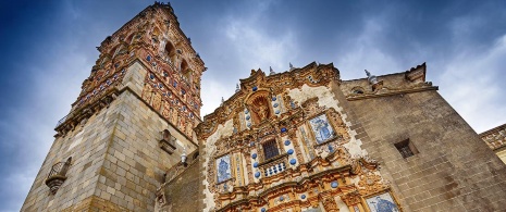 Fachada barroca de la iglesia de San Bartolomé. Jerez de los Caballeros. Badajoz