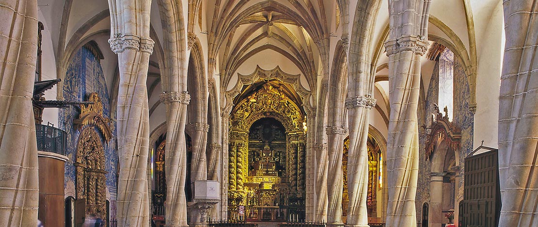 Interior de la iglesia de Santa María en Olivenza. Badajoz Interior de la iglesia de Santa María en Olivenza. Badajoz