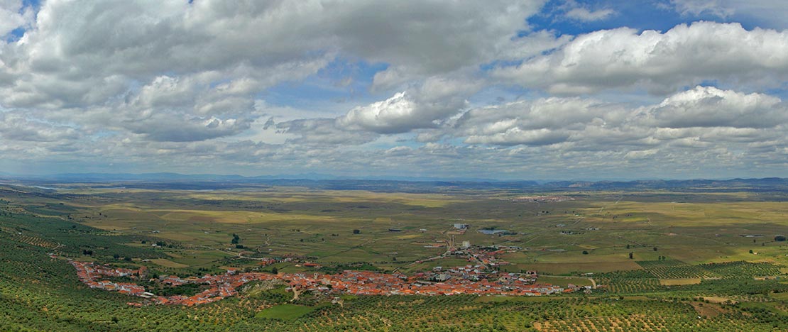 Llanura de La Siberia. Puebla de Alcocer. Badajoz Llanura de La Siberia. Puebla de Alcocer. Badajoz