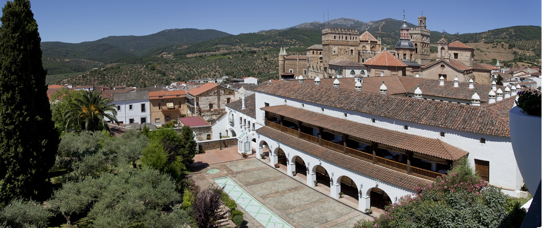 Exterior of the Parador de Guadalupe  Exterior of the Parador de Guadalupe