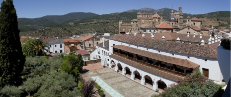 Exterior of the Parador de Guadalupe 