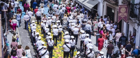 Detalle de la procesión de Corpus Christi de San Vicente de Alcántara en Badajoz, Extremadura