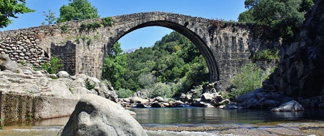 Römerbrücke in der Schlucht von Alardos, Extremadura