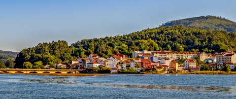 Vue du Ponte Nafonso dans le village de Noia, province de La Corogne