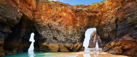 Detalhe da praia de As Catedrais em Ribadeo, Lugo (Galícia)