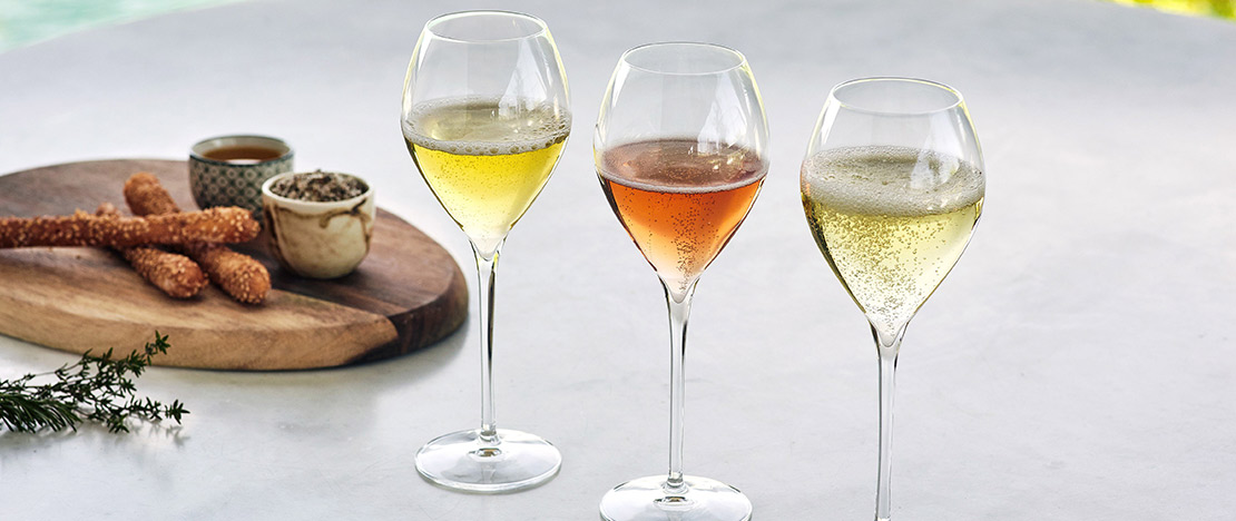 Cava-Gläser mit Tapa Cava-Gläser mit Tapa