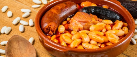 ‘Fabada asturiana’ (bean and pork stew)