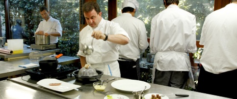 The chef Martín Berasategui in the kitchen in one of his restaurants in Spain